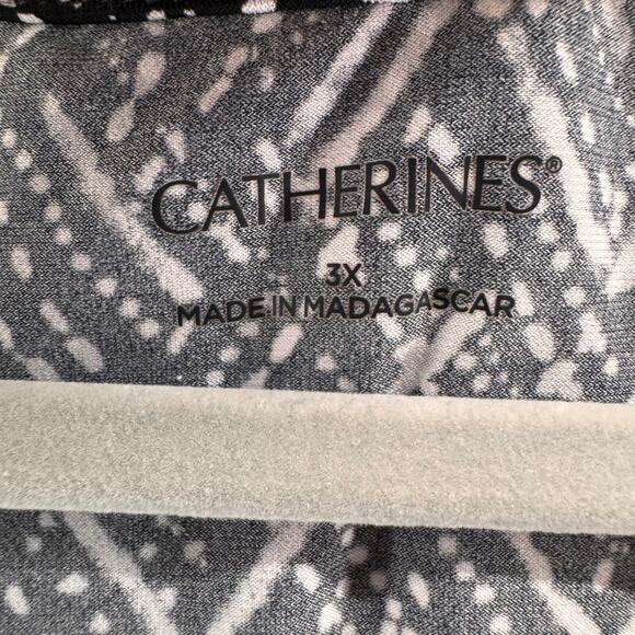 Catherines Top Womens 3X Black White Liquid Knit Stretch V-Neck Half Sleeve - Picture 2 of 13